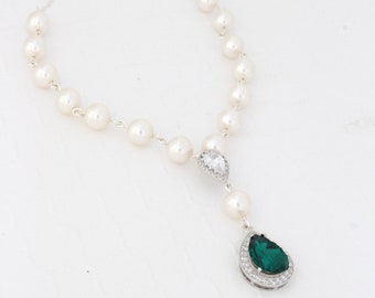 White Pearl and Green Crystal Wedding Necklace, Emerald Swarovski Bridal Y Bridesmaid Jewelry, Gold or Silver