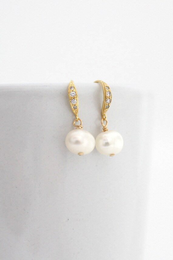 Gold and pearl wedding best sale earrings