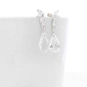 Pendientes colgantes nupciales, pendientes de boda de lágrima de cristal Swarovski transparente en plata dorada, gota pequeña con poste de flores, joyería de dama de honor imagen 5