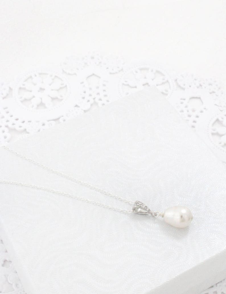 Swarovski Pearl Bridal Necklace on Sterling Silver, Teardrop Wedding Jewelry Necklace Gold / Silver, Bride Pendant Necklace Classic Delicate image 4