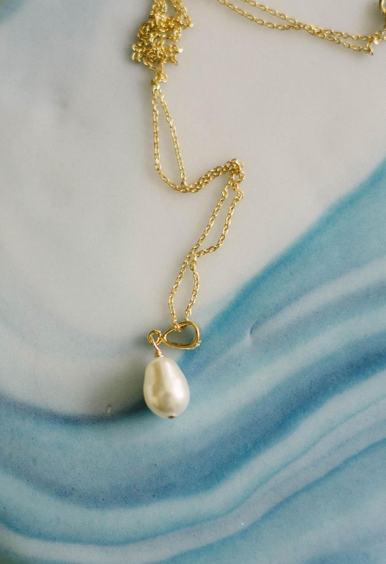 Swarovski Pearl Bridal Necklace on Sterling Silver, Teardrop Wedding Jewelry Necklace Gold / Silver, Bride Pendant Necklace Classic Delicate image 3