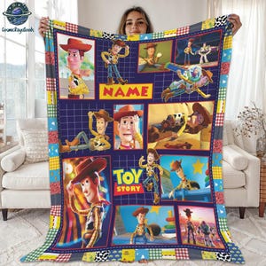 Manta personalizada de Toy Story con nombre, manta de Toy Story de Disneyland, manta de Woody, Buzz y Jessie, regalo de cumpleaños de Toy Story, manta para bebé. imagen 3