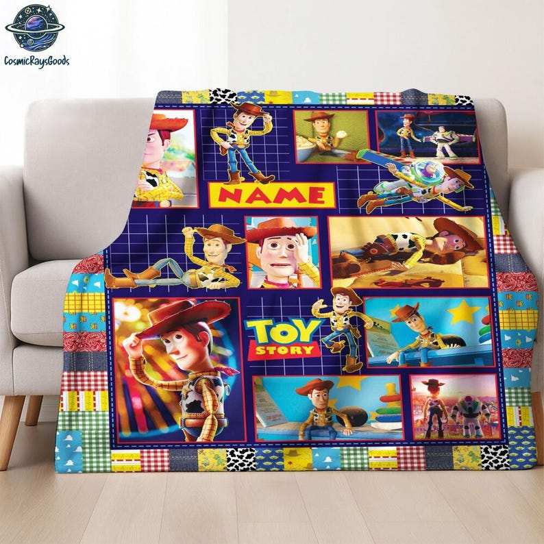 Manta personalizada de Toy Story con nombre, manta de Toy Story de Disneyland, manta de Woody, Buzz y Jessie, regalo de cumpleaños de Toy Story, manta para bebé. imagen 1