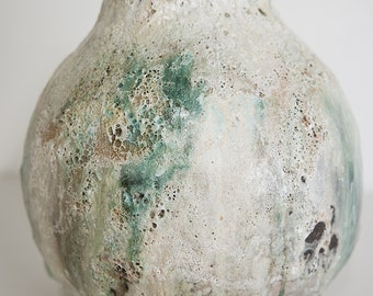 Lava texture moon vase wabi sabi hand made II WINTER GREEN