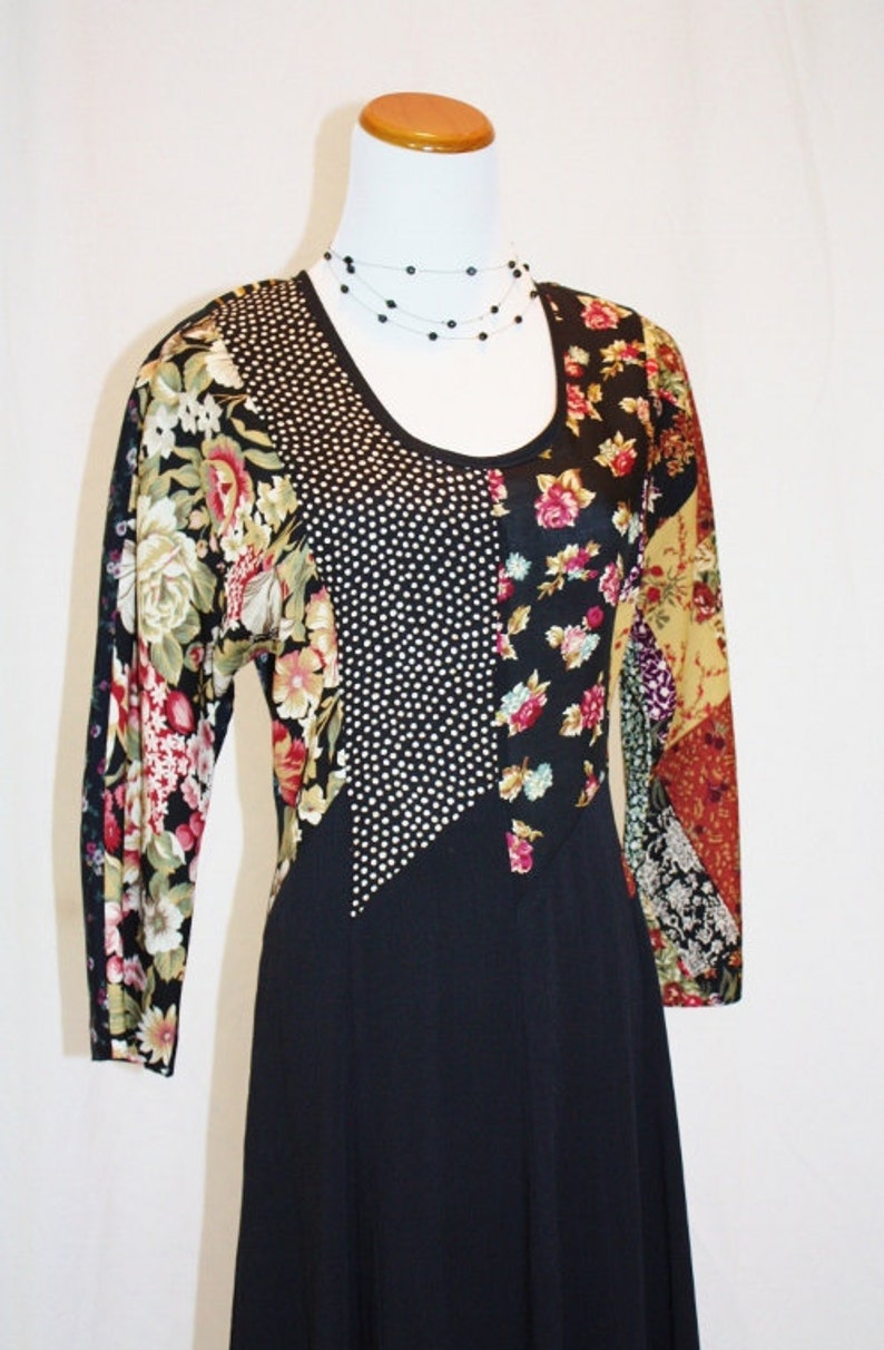 1990/'s Hipster Dress Black Floral Scoop Neckline Patchwork Vintage Retro Size 6 Small Princess SEams Rayon