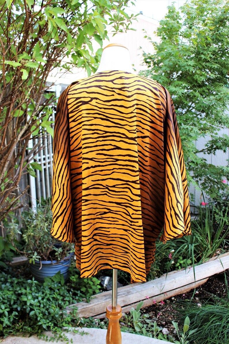 1990/'s embellished Tiger Top Blouse turquoise Plus Size 3X Vintage Retro 90/'s Exotic Animal Print Africa Silky Beaded Sequins Caftan Like