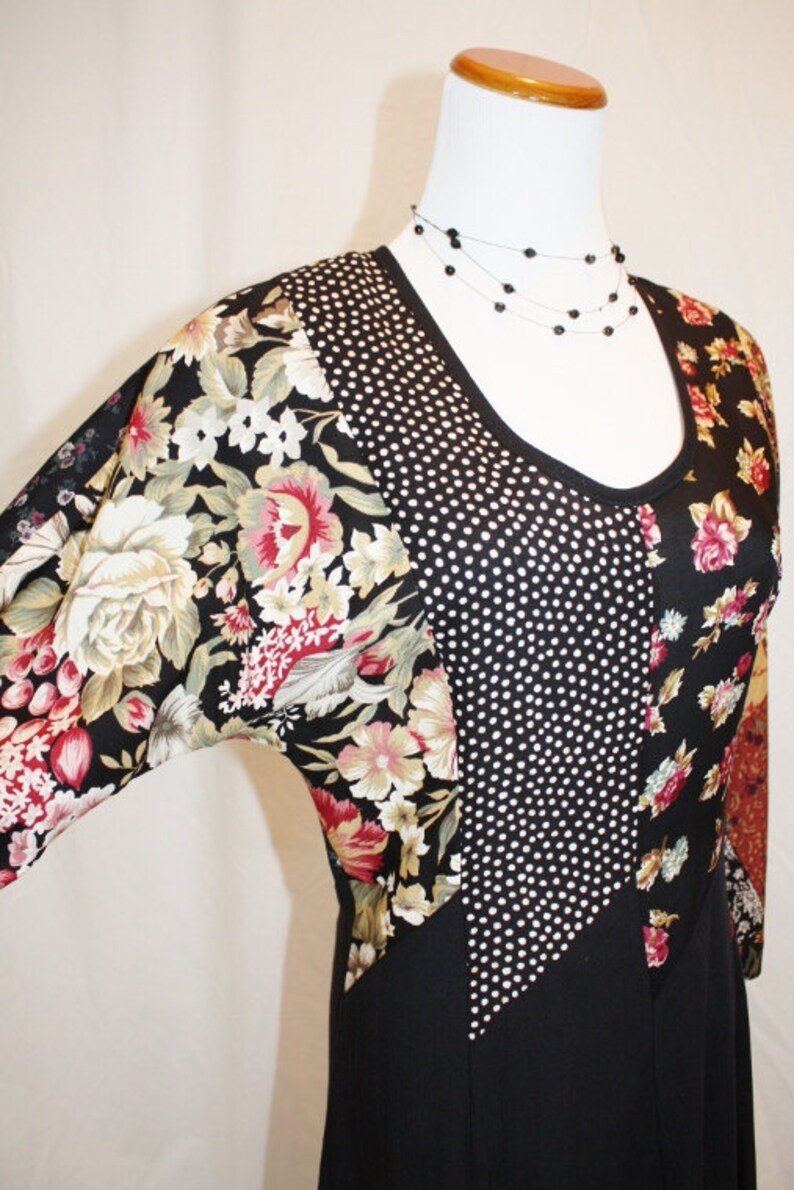 1990/'s Hipster Dress Black Floral Scoop Neckline Patchwork Vintage Retro Size 6 Small Princess SEams Rayon