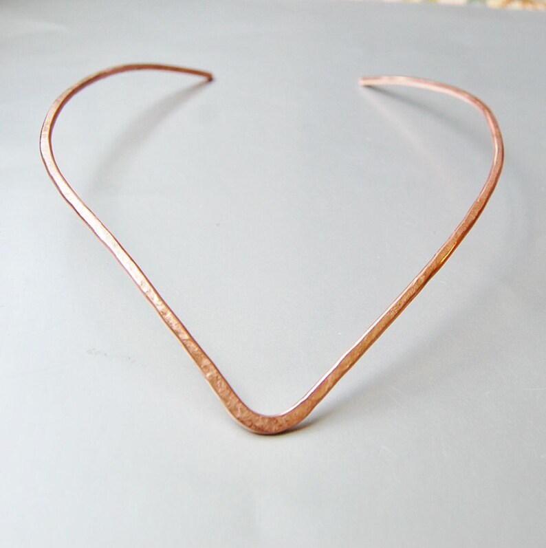 deep v neck necklace