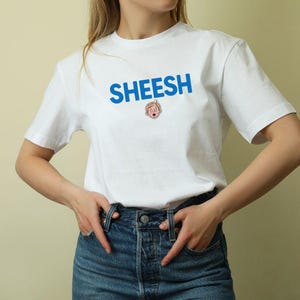 Sheesh T-Shirt – Funny Viral Slang Tee – Meme Graphic Shirt for Gen Z & Millennials – Bold Unisex Statement Shirt – Cool TikTok Style Gift