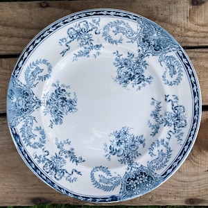 Set of 6 Longwy flat plates, Fontainebleau model with blue patterns, late 19th-early 20th century