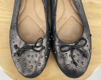 EARTH Bellflower Studded Ballet Pewter Leather Flats Women Size US 8