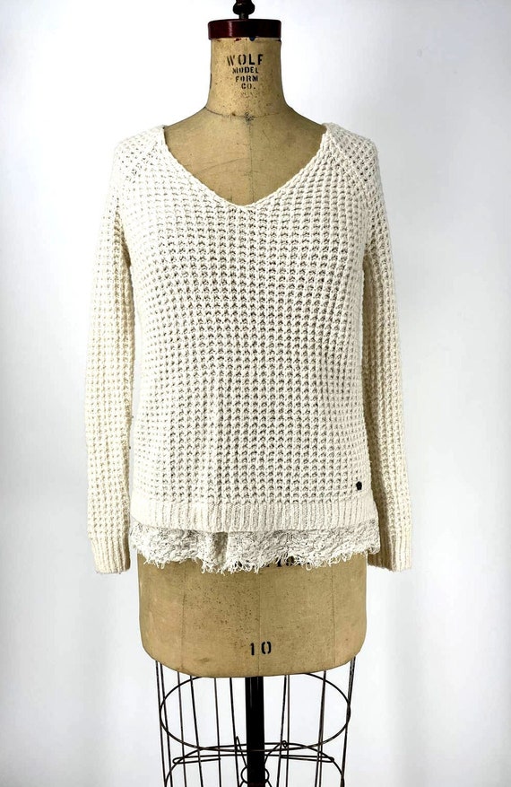 Hollister Cream V-neck Long Sleeve Lace Trim Knit Pullover Sweater