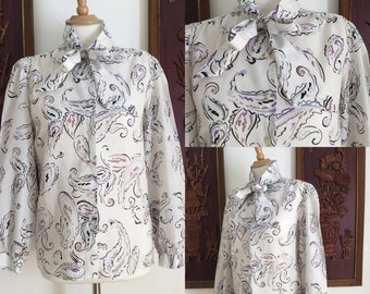 Vintage 80s / Bow Tie / Long Sleeve / Paisley / Secretary / Blouse / Top / Large