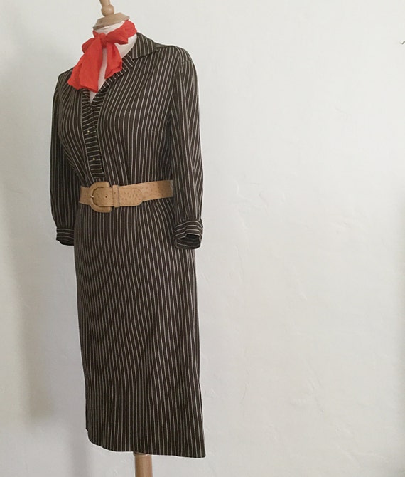 Vintage 70s / Dark Brown and Cream / Striped / Bu… - image 4