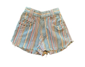 Short Mom pour femmes Palmetto's rayé multicolore avec ourlet à franges, taille haute 3