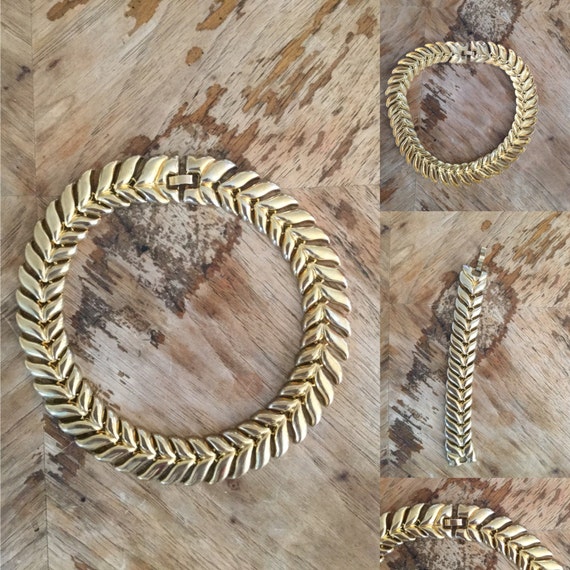 Vintage 70s / Gold / Leaf / Choker Necklace and B… - image 1