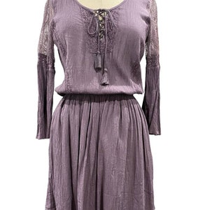 American Eagle Outfitters Damen Blouson Kleid Lila Crepe Fit und Flare M