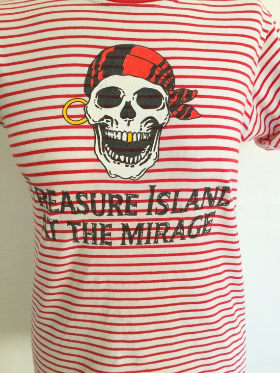 Vintage 90s / Red and White / Striped / Treasure … - image 2