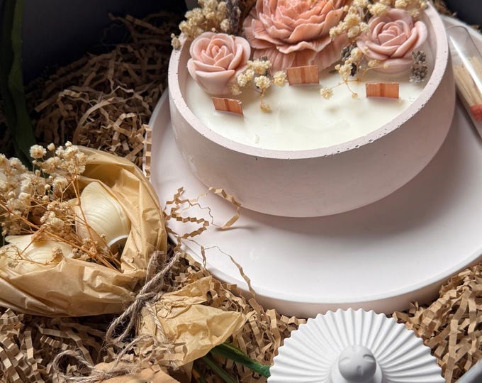 Luxury Floral Candle Gift Box – 3 Handmade Decorative Candles with Preserved Flowers & Matches