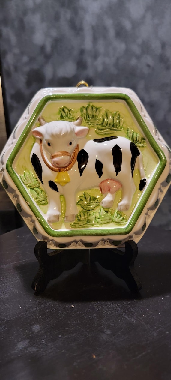 Vintage Ceramic Cow Wall Plaque: 3D Farmhouse Kitchen Decor