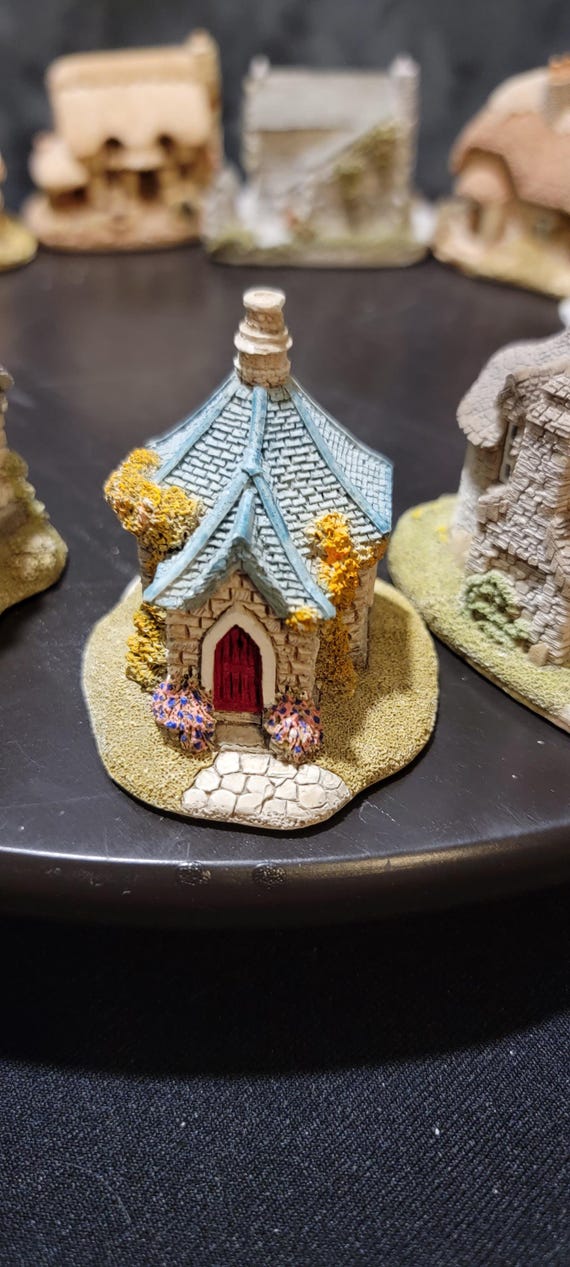 Lilliput Lane Farthing Lodge | Retired Handcrafted English Miniature House | Vintage Collectible Countryside Figurine England