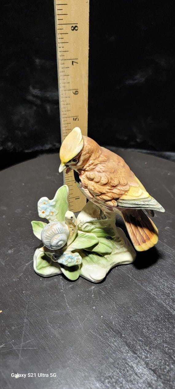 Vintage Lefton Cardinal Figurine: Hand-Painted Porcelain Bird Sculpture