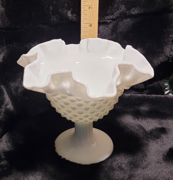 Vintage White Ruffled Hobnail Pedestal Bowl Compote unmarked Fenton, Candy dish