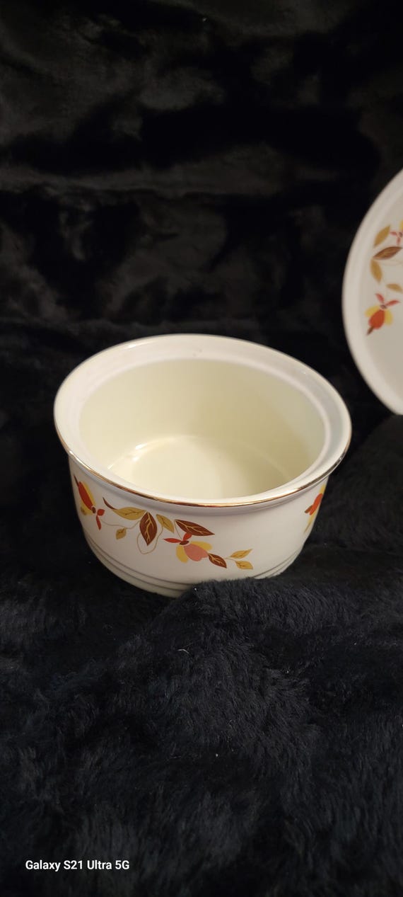 Vintage Hall's Superior Jewel Casserole Dish