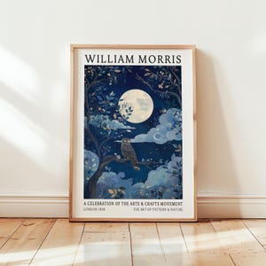 Arte mural de búho nocturno de William Morris - Póster de noche azul - Decoración para el hogar en azul oscuro - Impresión de luna llena - Póster de aves de la naturaleza - Arte mural de árboles