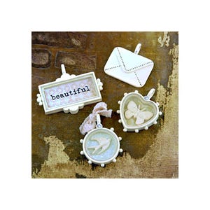 Prima, collection Songbird, ornements de bibelots vintage, breloques shabby chic, breloque coeur papillon, oiseau, enveloppe. Cadre, breloques en métal