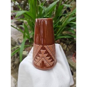 Indiansk Sioux Keramikvas Vintage Geometrisk Signerad Faith Swan 13,5 cm