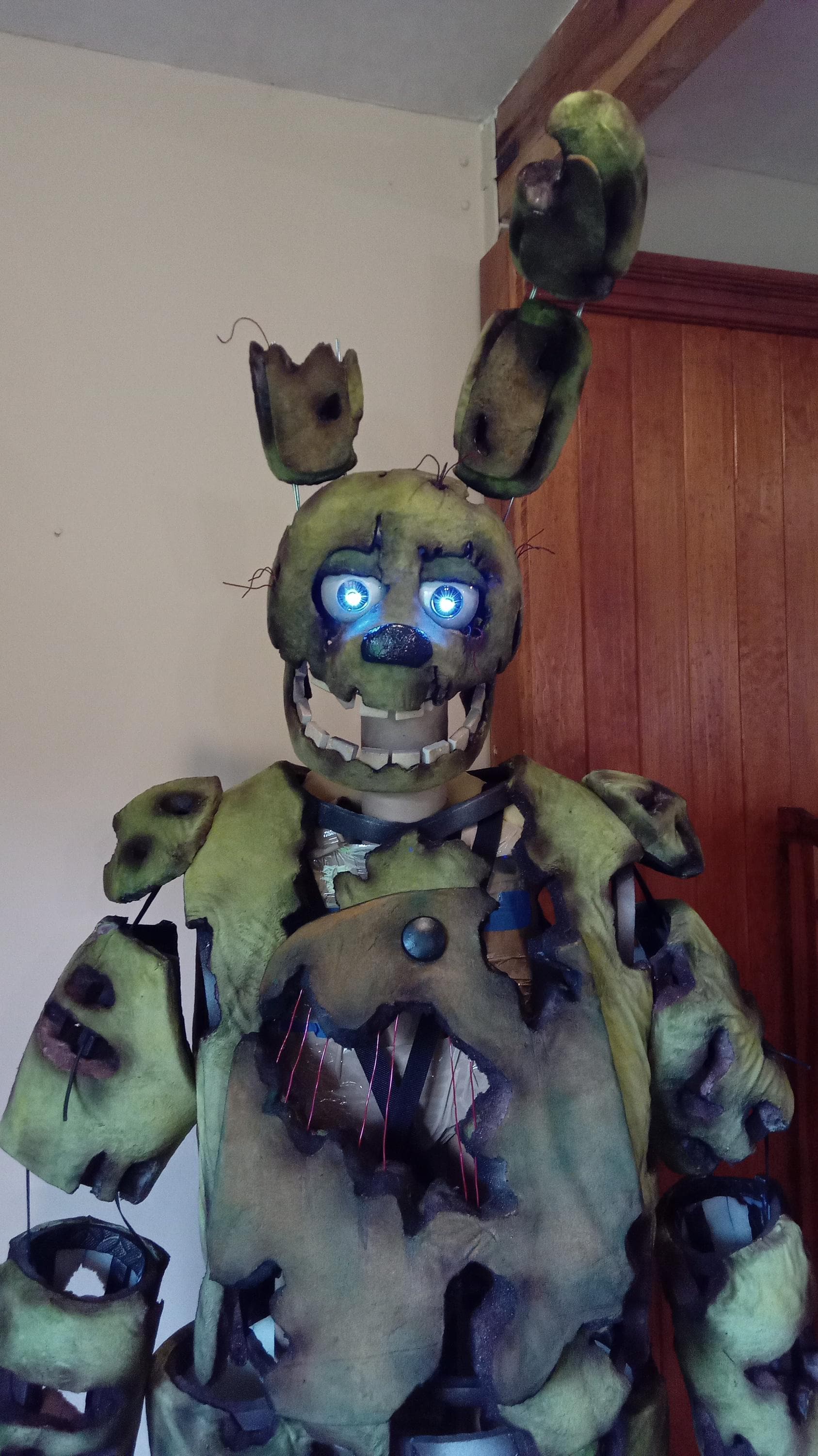 FNAF スプリングトラップ コスプレヘルメット FNAF スプリングトラップ コスプレヘルメット - メルカリ