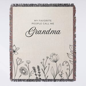 Personalized Blanket for Grandma Present Group Gift from Grandkids Floral Nana Woven Throw Unique Grandma Birthday Gift for Grandparent
