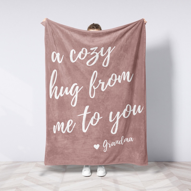 Custom Girl Blanket Sending a Hug Personalized Throw Blanket for Daughter Teen Tween Girl Thinking of You Soft Plush Blanket Toddler Gift