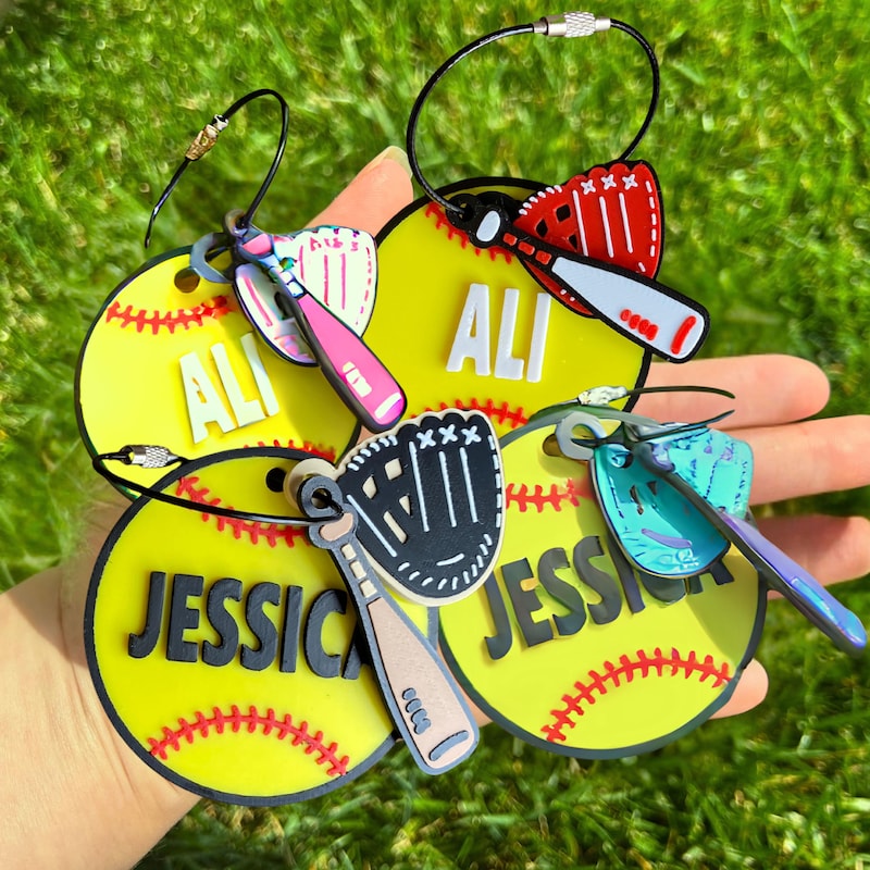 🎁 Softball Bag Tag, Softball Team Gifts, Custom Softball Bag Tags, Softball Accessories, Softball Name Tag, Softball Name Tag Keychain