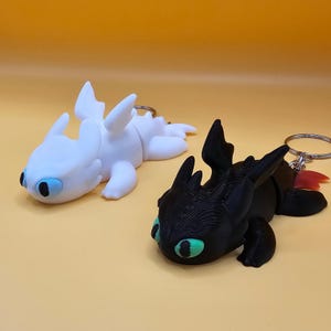 Ohnezahn & Light Fury Dragon Schlüsselanhänger: 3D gedrucktes Fan Art Geschenk Set