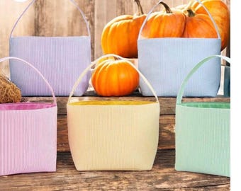 Blanc de panier d'Halloween ou de Pâques en seersucker : rose, vert, bleu, violet, noir, orange, jaune, gris