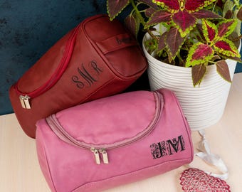 Maid of Honor Proposal Gift for Bridesmaid Personalized Cosmetic Bag, Custom Engraved Makeup Pouch gift for Bestie Christmas