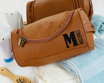 Personalized Wedding Favors for Groomsmen Wedding Invitation, Leather Dopp Kit, Customized Gifts from Groom, Dad Christmas Present