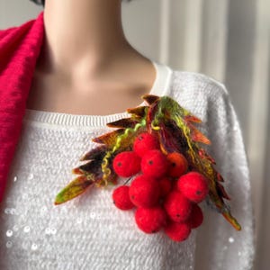 flowers brooch Felted brooch  for women Felt jewelry Unique Felt brooch Wet felted pin Flower brooch