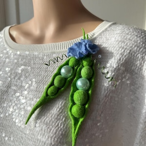 flowers brooch Felted brooch or  necklace for women Felt jewelry Unique jewelry Felt brooch Wet felted pin brooch