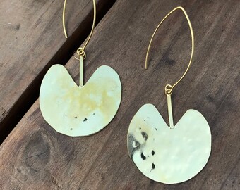 CLEARANCE SALE hammered leaf gold earrings-lily pad earring-Minimalist modern lightweight large earring jewelry Taneesi