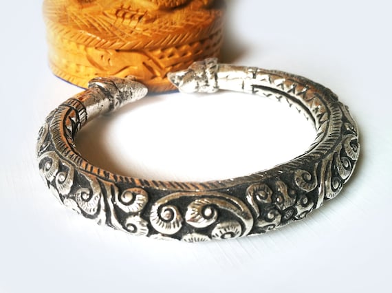 Tribal bangles shop