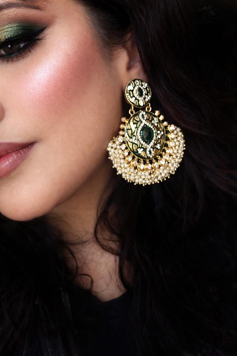 Gold Kundan earrings,Green kundan earrings,Pearl Gold jewelry,Chandelier earrings,Indian jewellery, Ethnic Jewelery by Taneesi Green