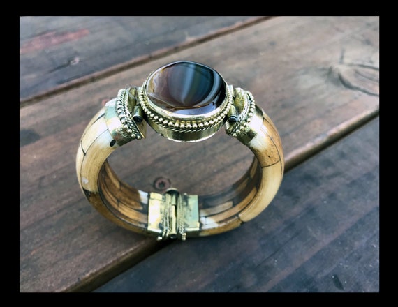 Antique Onyx Cuff Bracelet, Brass wood Cuff , Mos… - image 8