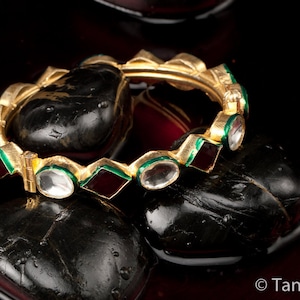 Bracciale rigido ROYAL KUNDAN vintage placcato in oro con braccialetto reale in vetro Kundan e rubino