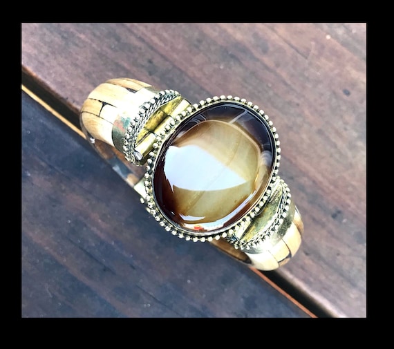 Antique Onyx Cuff Bracelet, Brass wood Cuff , Mos… - image 1
