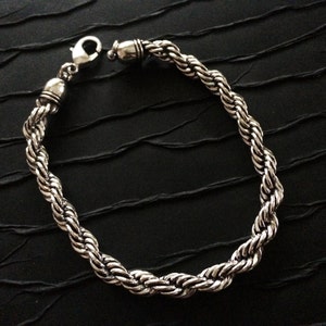 Men&#39;s Twisted chain bracelet,Unisex Cuff,Modern Men&#39;s Jewelry,Silver bracelet,Minimalist style by Taneesi