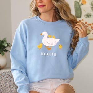 Goose Mom Gift, Mama Duck Sweatshirt,  Mothers Day Sweatshirt, Mom Sweatshirt, Mom Gift for Mom, Gift for Mama Duck, Silly Goose Sweatshirt