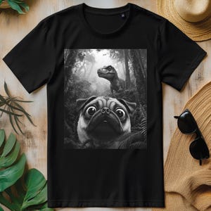 Selfie de perro pug con dinosaurio T-Rex, diseño de camiseta de animales